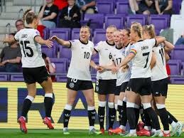 什么是“博弈中的信息披露控制”？博彩公司为何要控制数据更新频率。（从博弈视角看信息披露：博彩公司为何放缓数据更新？）