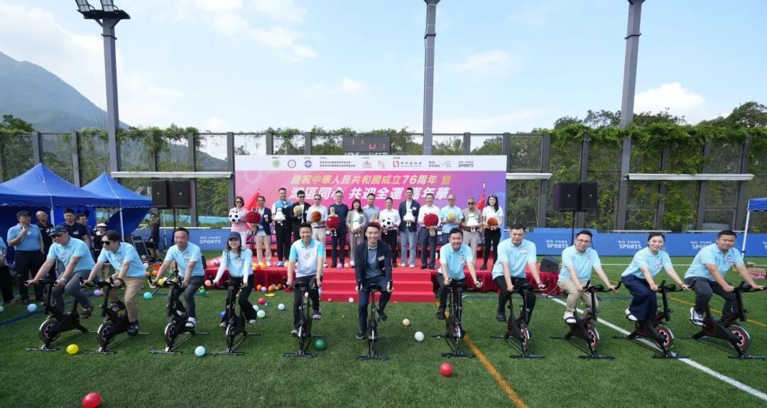 篮球湖人主力球员场上状态火热