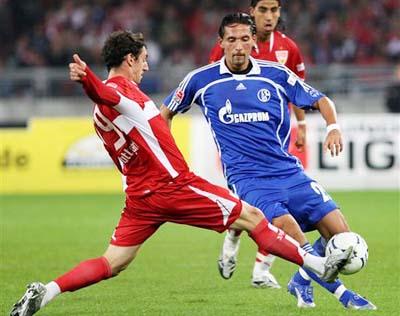 波鸿凭借出 波鸿凭借出