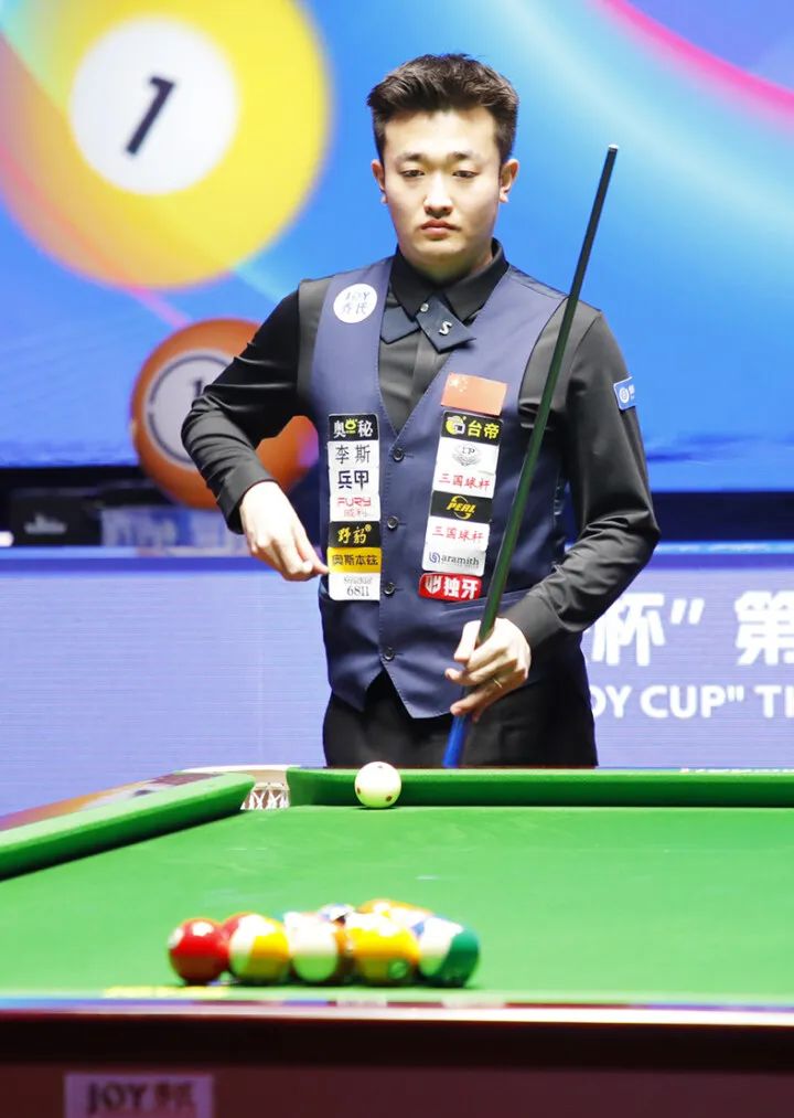 中国足球的 中国足球的